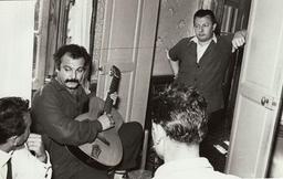 Georges Brassens chez lui à Paris | 